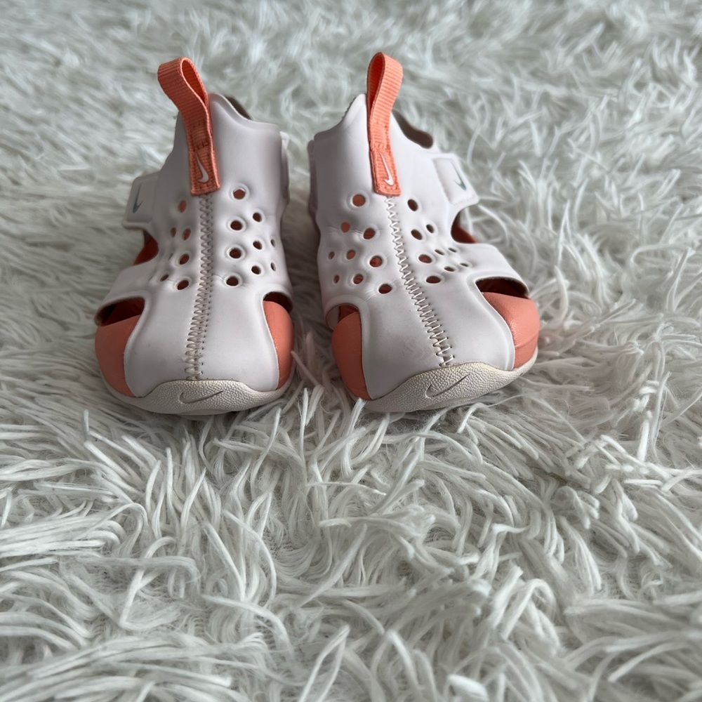 ❤️Nike Sunray Water Shoes EUC - Picture 2 of 4